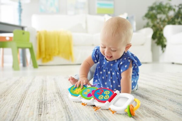 Fisher Price Lapozgató hernyókoma