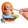 Barbie bébiszitter etetős játékszett babával