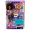Barbie bébiszitter etetős játékszett néger babával