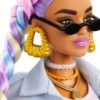 Barbie baba extravagáns ruhában kisállattal – Rainbow