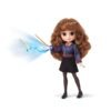 Harry Potter – Deluxe Hermione baba 20 cm világító varázspálcával