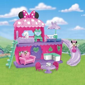 Minnie egér babaháza figurákkal