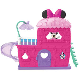 Minnie egér babaháza figurákkal