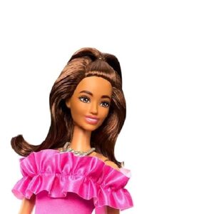 Barbie Fashionista baba metál pink ruhában – 65. évfordulós baba